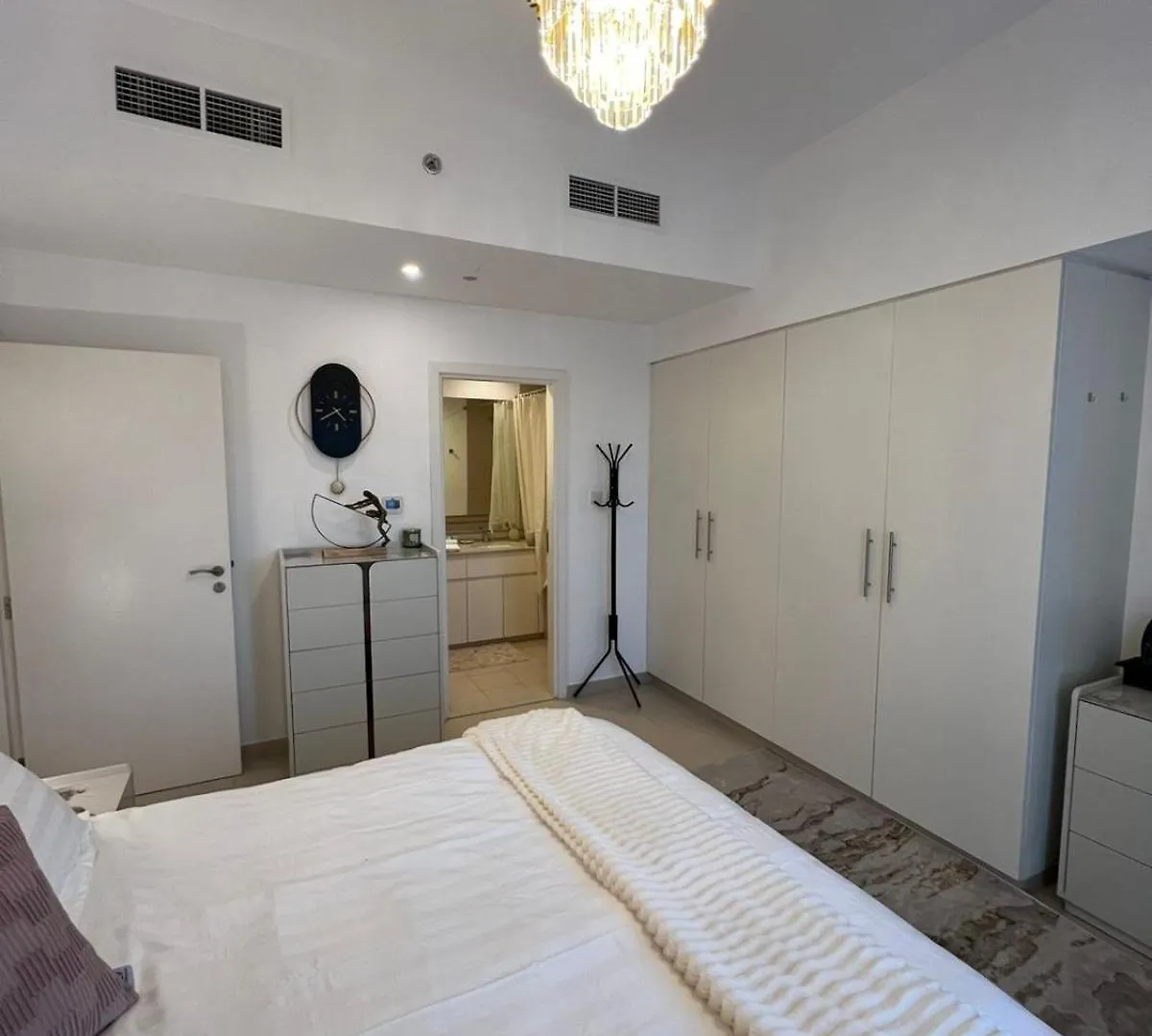 Luxury 2 Beds Nshama Zarha Breeze 3B1 Apartment Dubai