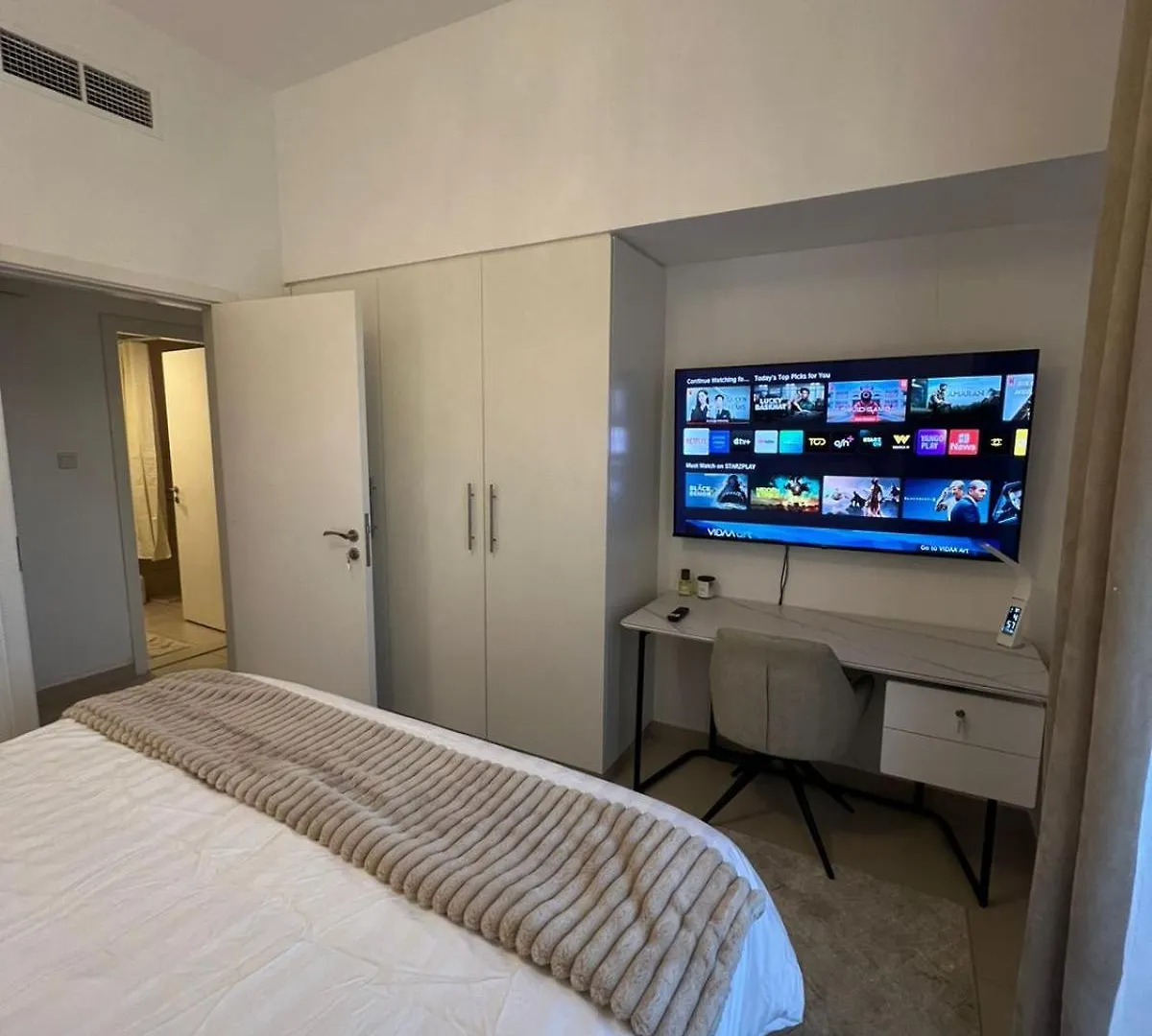 Luxury 2 Beds Nshama Zarha Breeze 3B1 Apartment Dubai